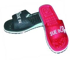 用最舒適避震的慢跑鞋概念做出來的暢銷鞋款